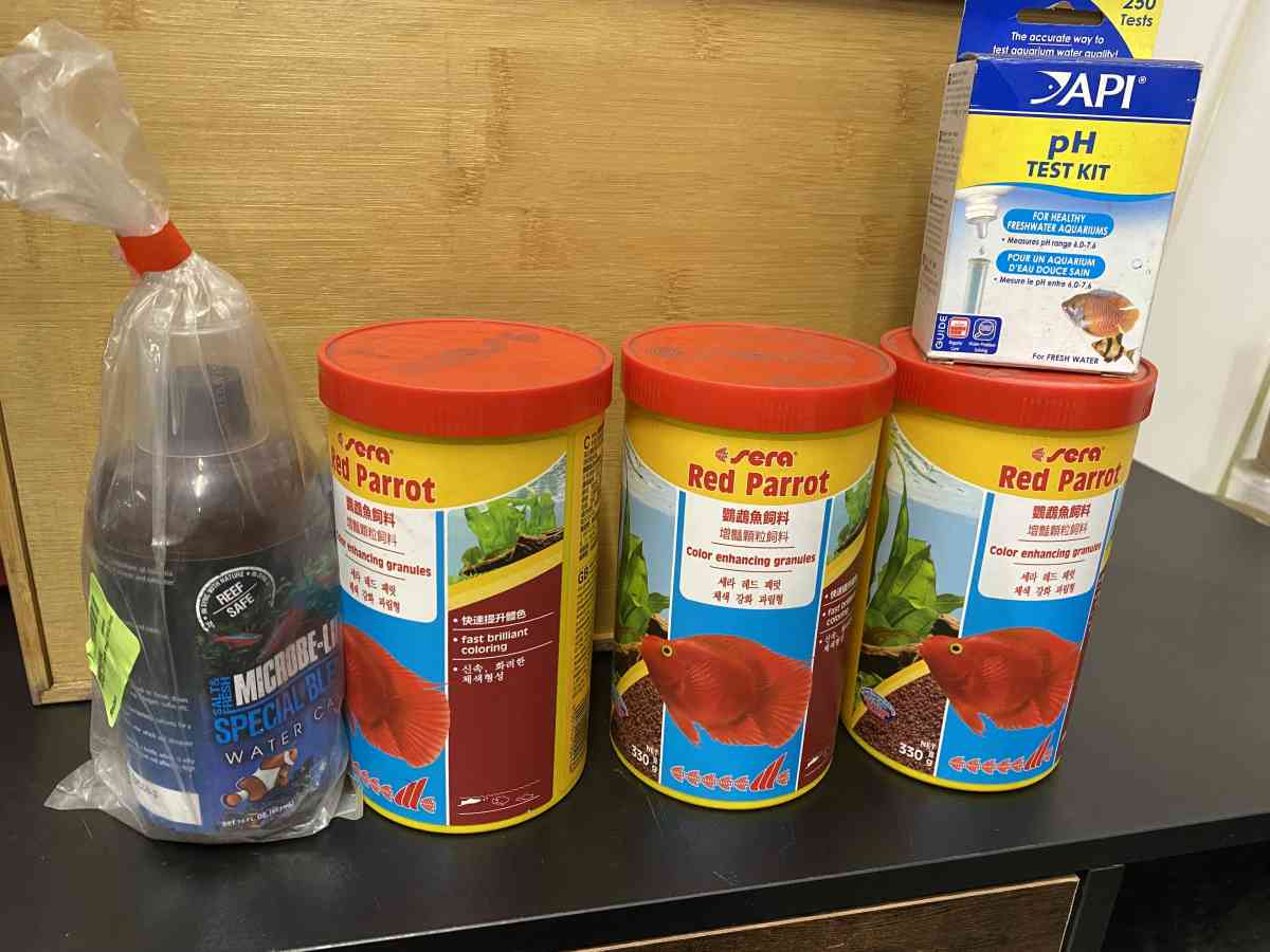 Red Parrot enhancing color food - Elizabeth, New Jersey