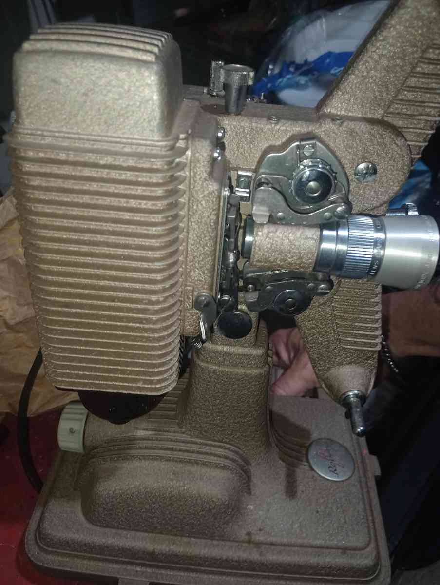 vintage projector - Spring Hill, Florida - FleaMarketBay