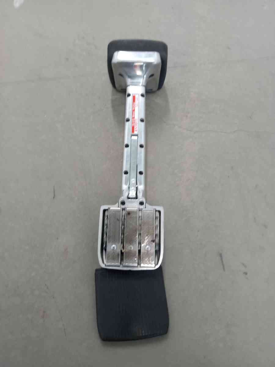 the 10  412 knees kicker ROBERTS for installation of carpet - Belmont, California - FleaMarketBay