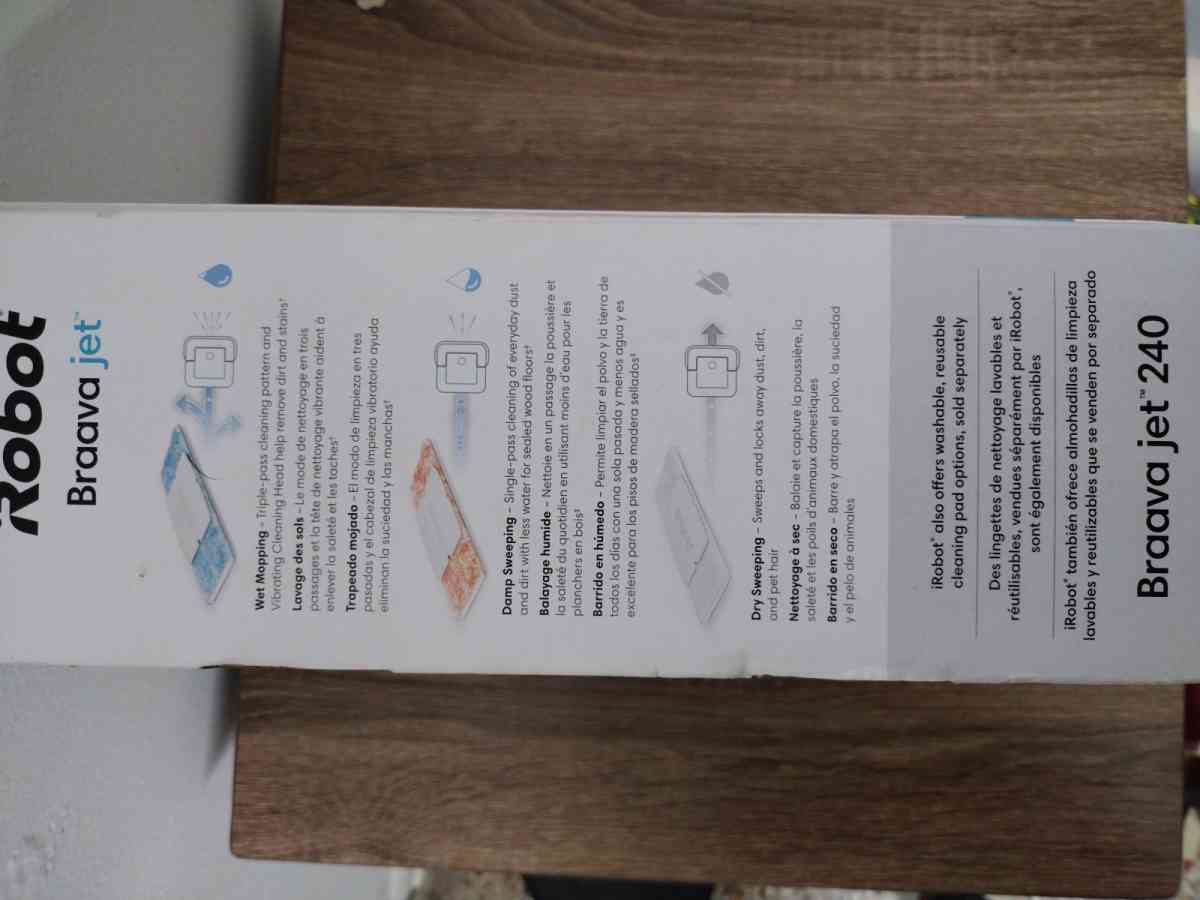 iRobot Braava jet 240 Mop Bundle Set - Jacksonville, Florida - FleaMarketBay