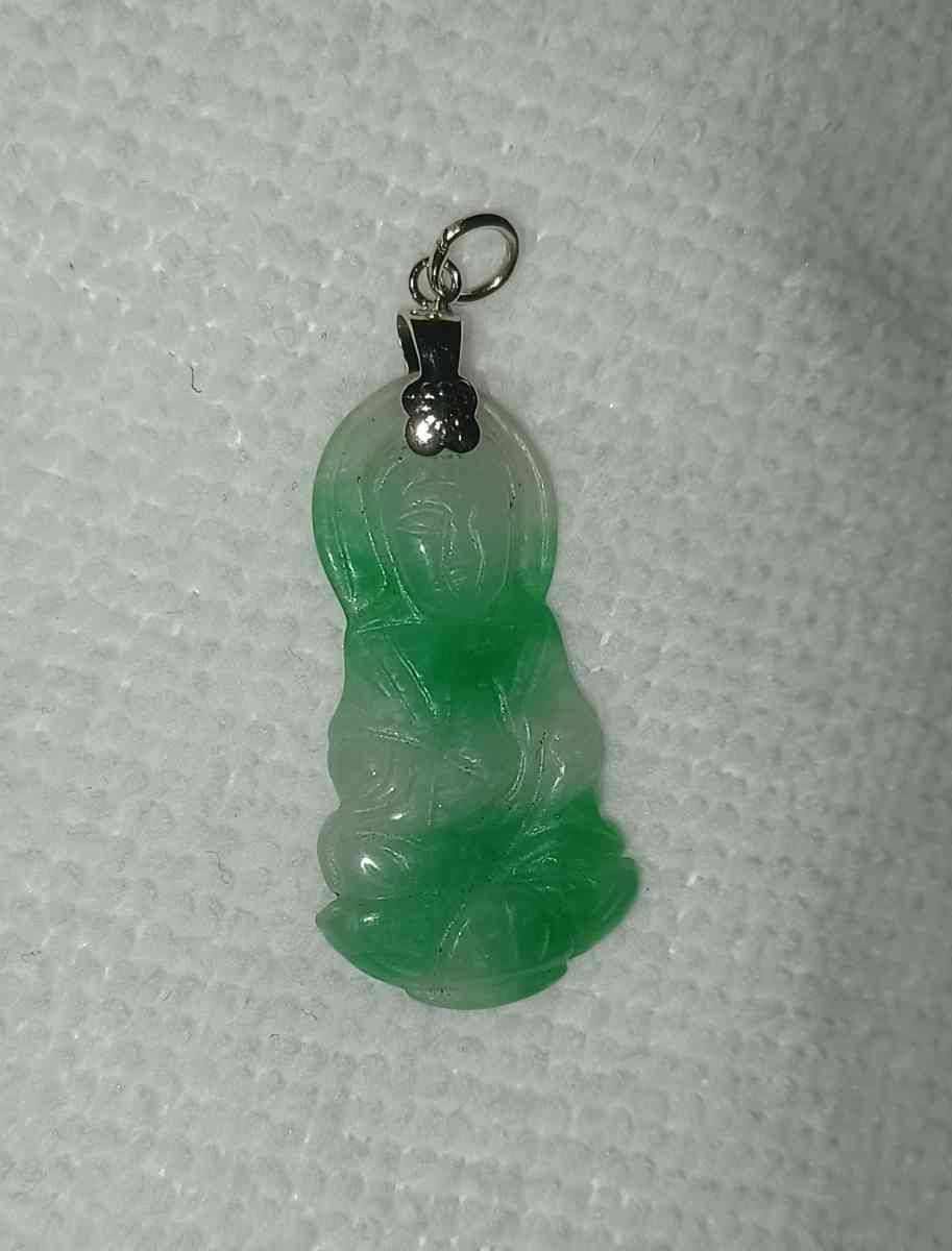 Burma Jade pendants - La Verne, California - FleaMarketBay