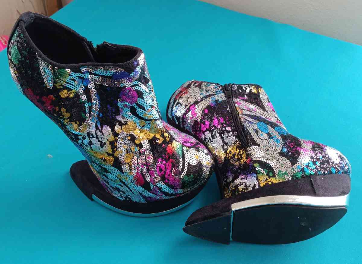 privileged rainbow shoes - Saint Paul, Minnesota - FleaMarketBay