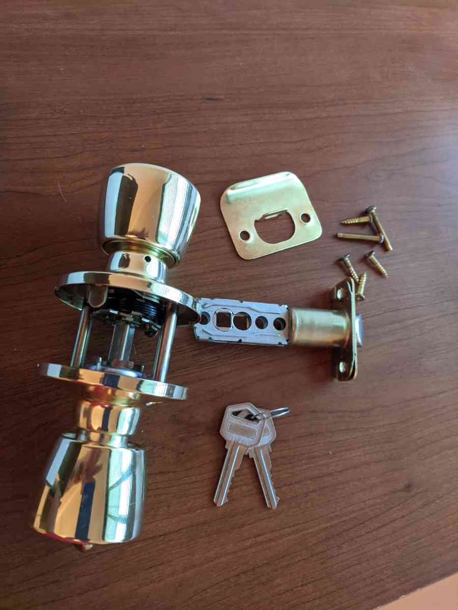 Complete Keyed Entery Doorknob set - El Centro, California - FleaMarketBay