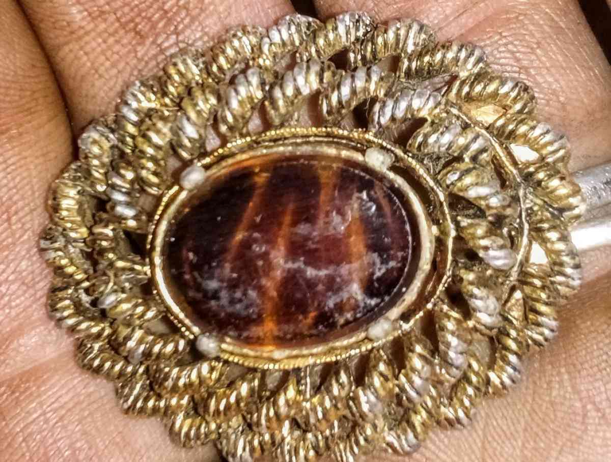 vintage broach with tigers eye glass pendant