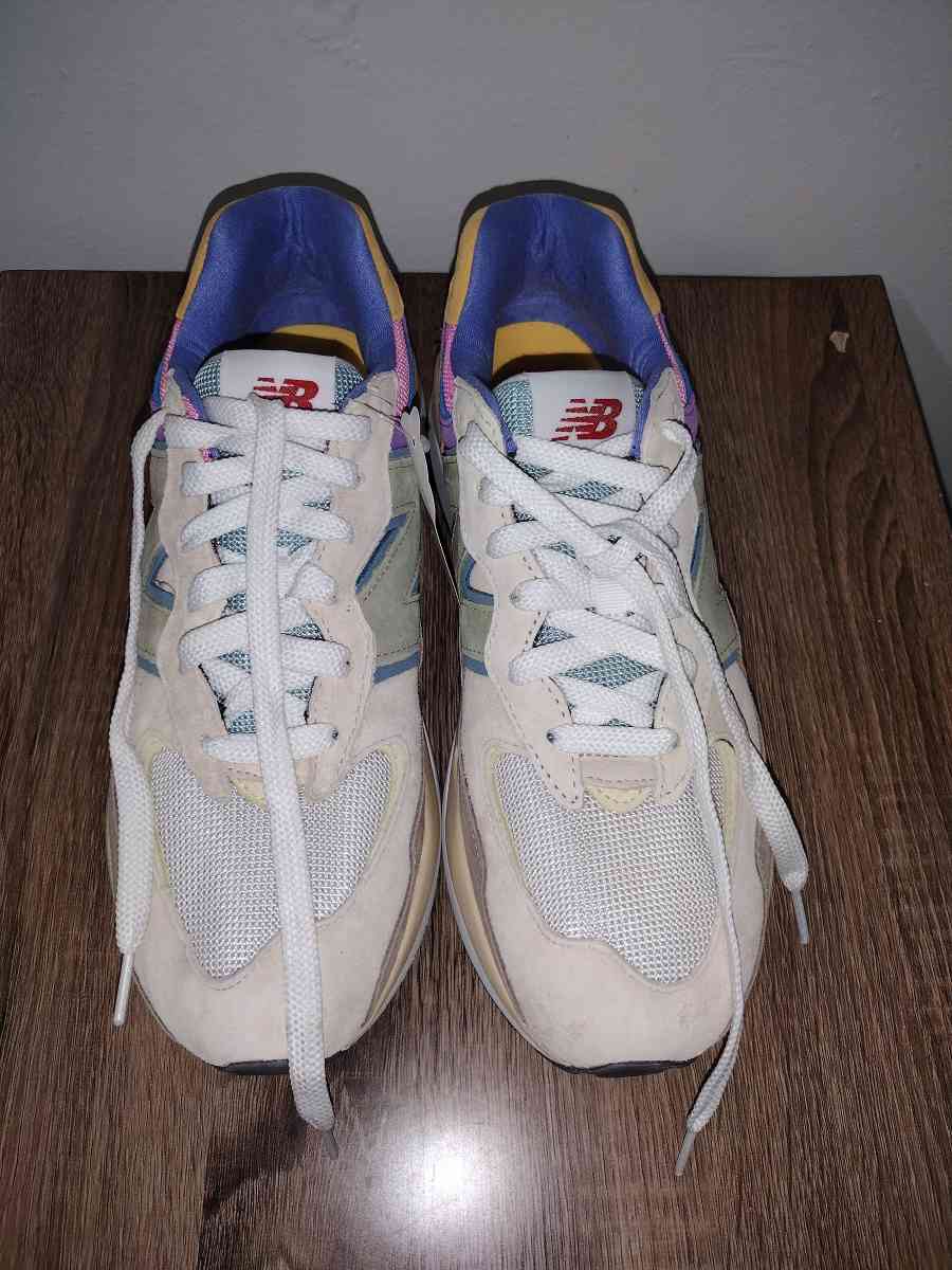 New Balance 5740 Calm Taupe Vibrant Apricot SIZE 11 - Jacksonville, Florida - FleaMarketBay