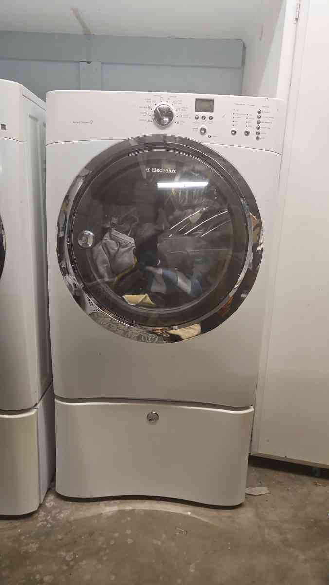 LG Electrolux Electric Dryer - Long Beach, California - FleaMarketBay