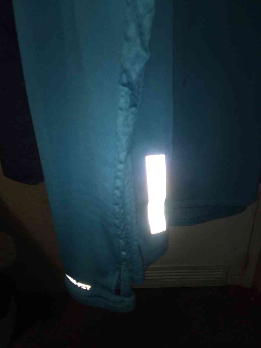 mens DriFit running jacket Nike - Powell, Tennessee - FleaMarketBay