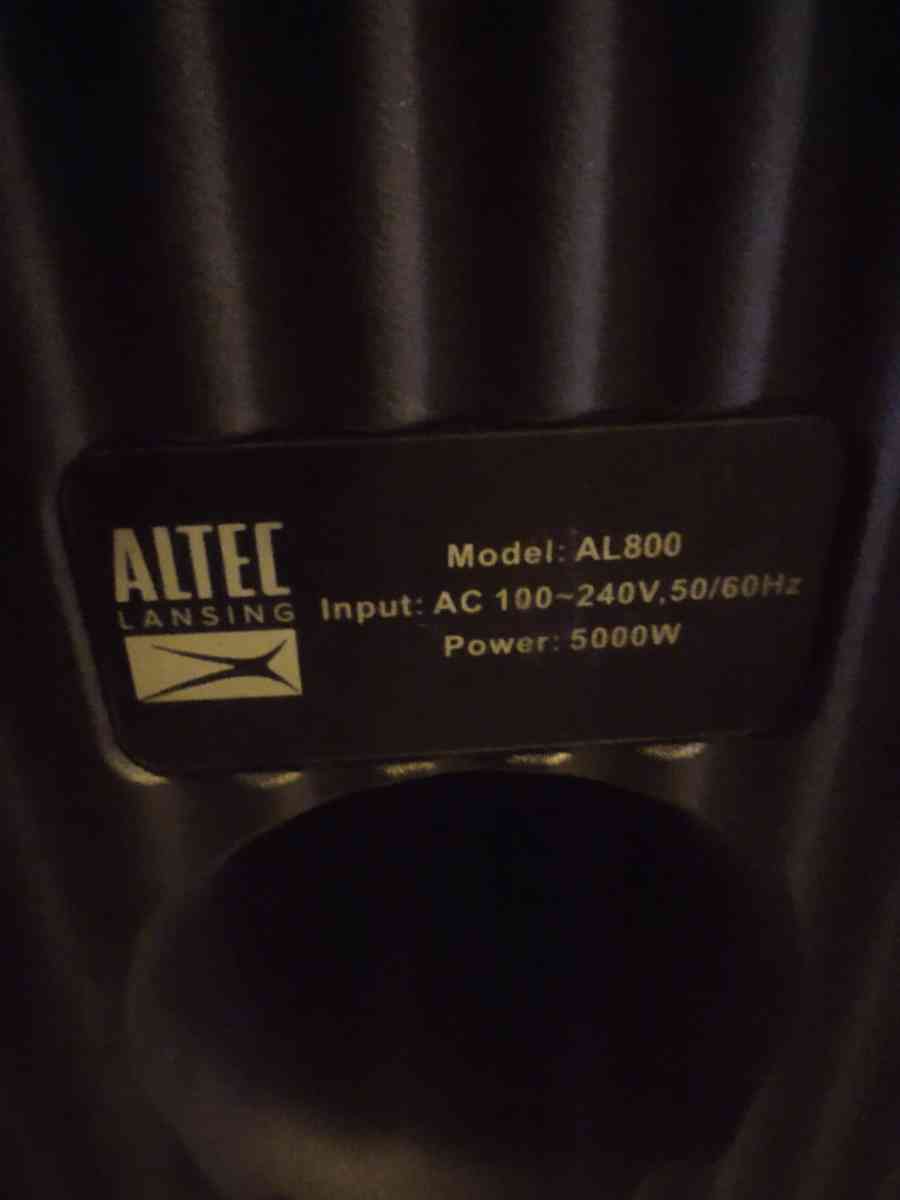 Altec lansing Bluetooth powered speaker - Brooklyn, New York - FleaMarketBay