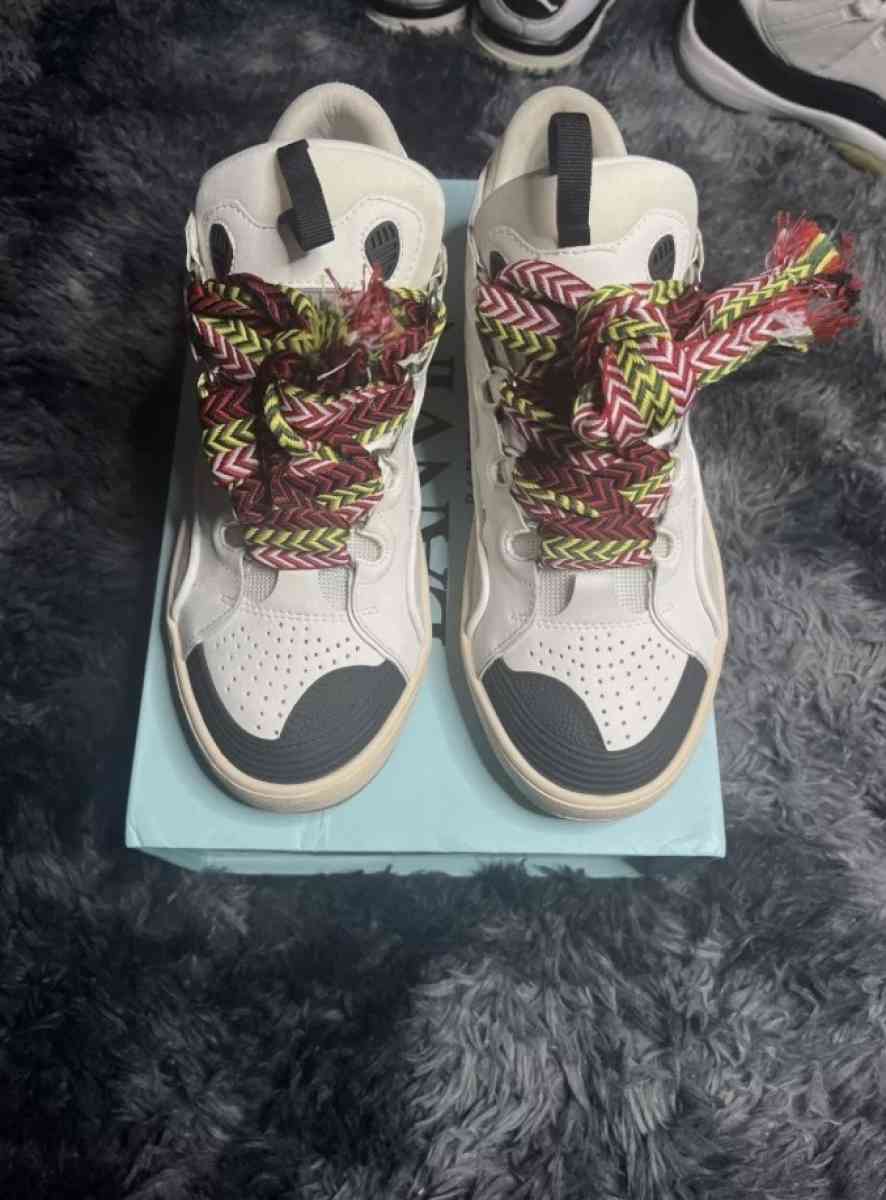 LANVINS - Freeport, New York