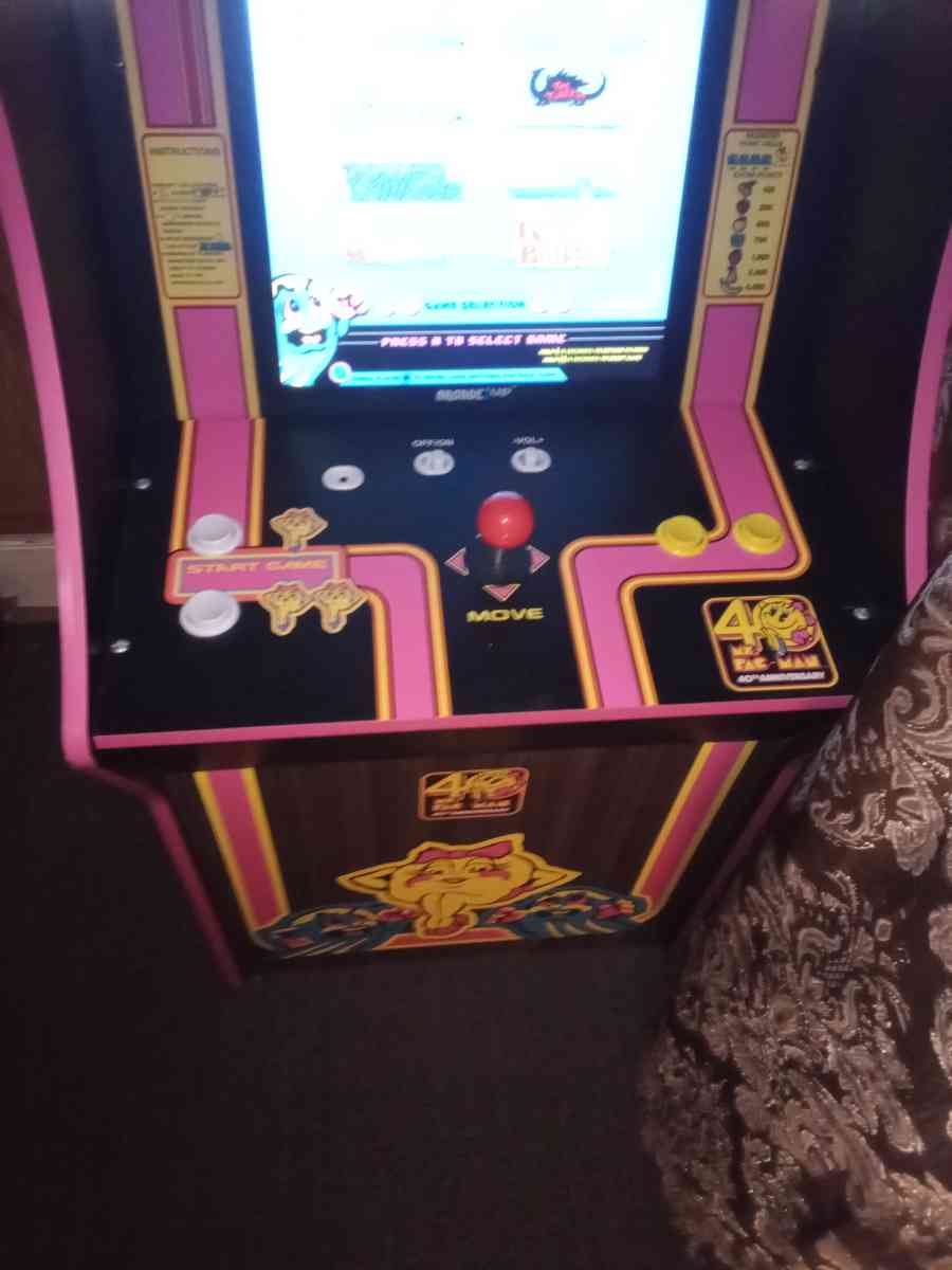 PacMan arcade game - Bristol, Indiana
