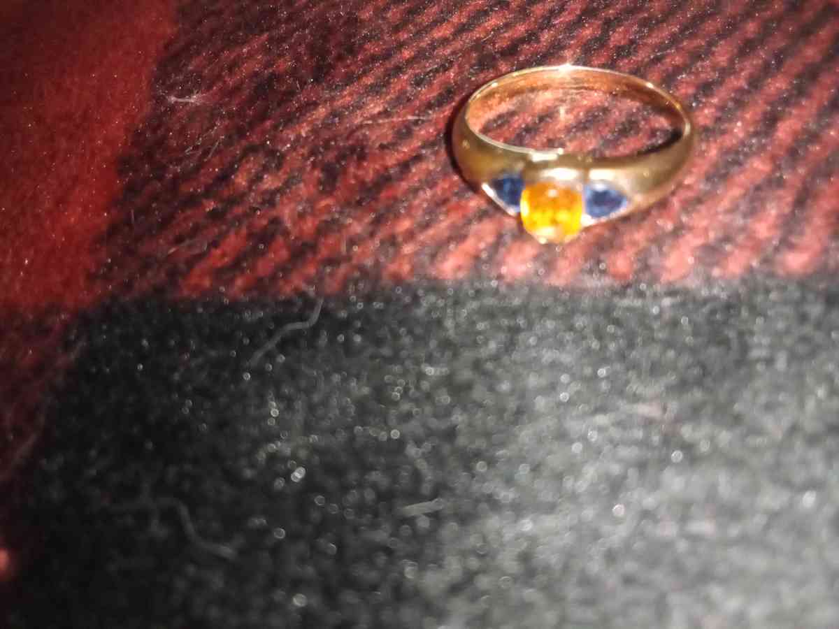 14 k gold topaz ring with fire blue gemstone - Bristol, Indiana - FleaMarketBay