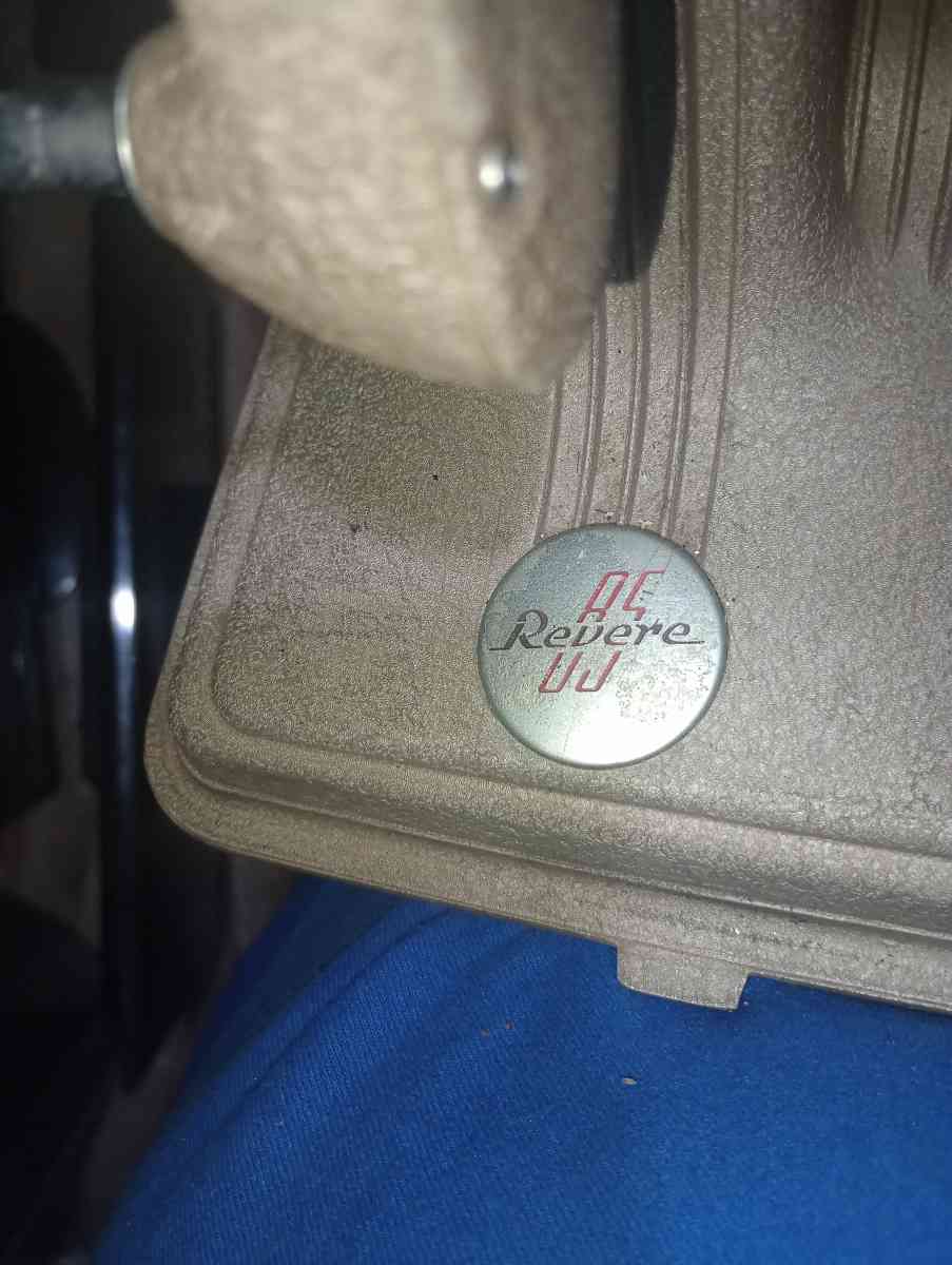 vintage projector - Spring Hill, Florida - FleaMarketBay