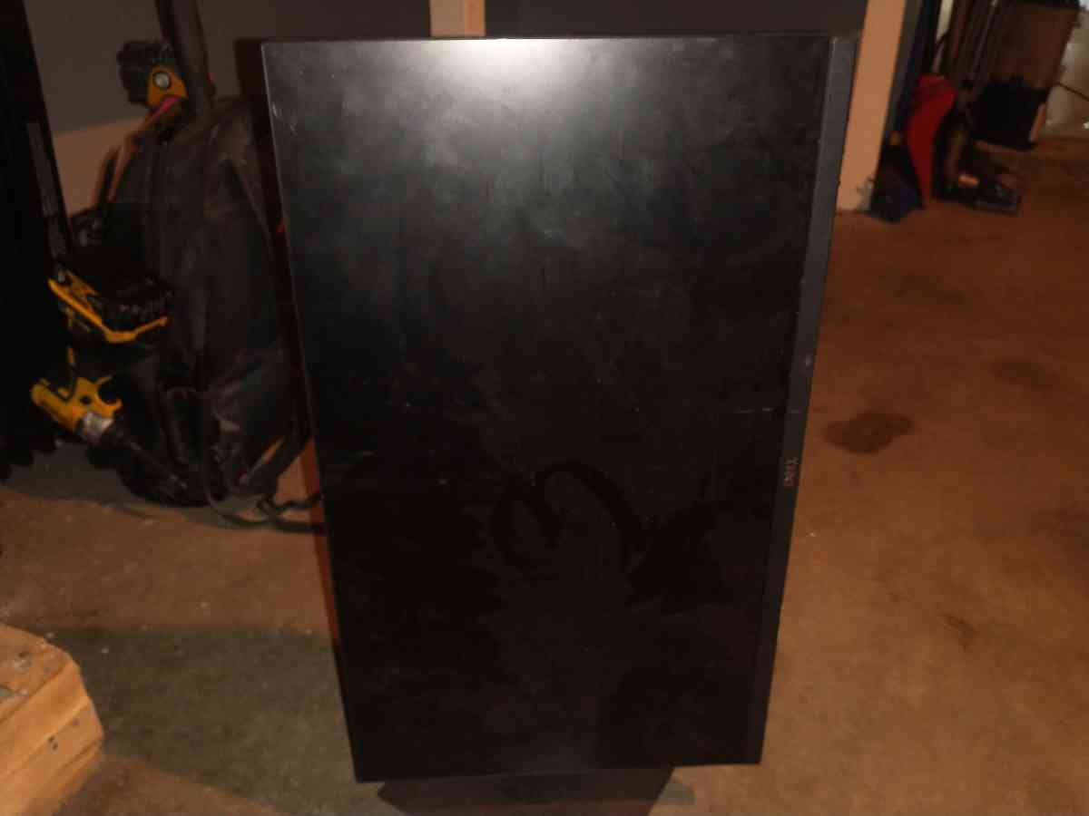 Desktop Work Monitors 3 For Sale - Indianapolis, Indiana - FleaMarketBay