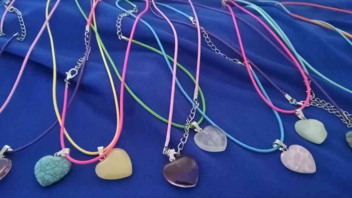 Colorful Pendant Necklaces - Cuyahoga Falls, Ohio - FleaMarketBay