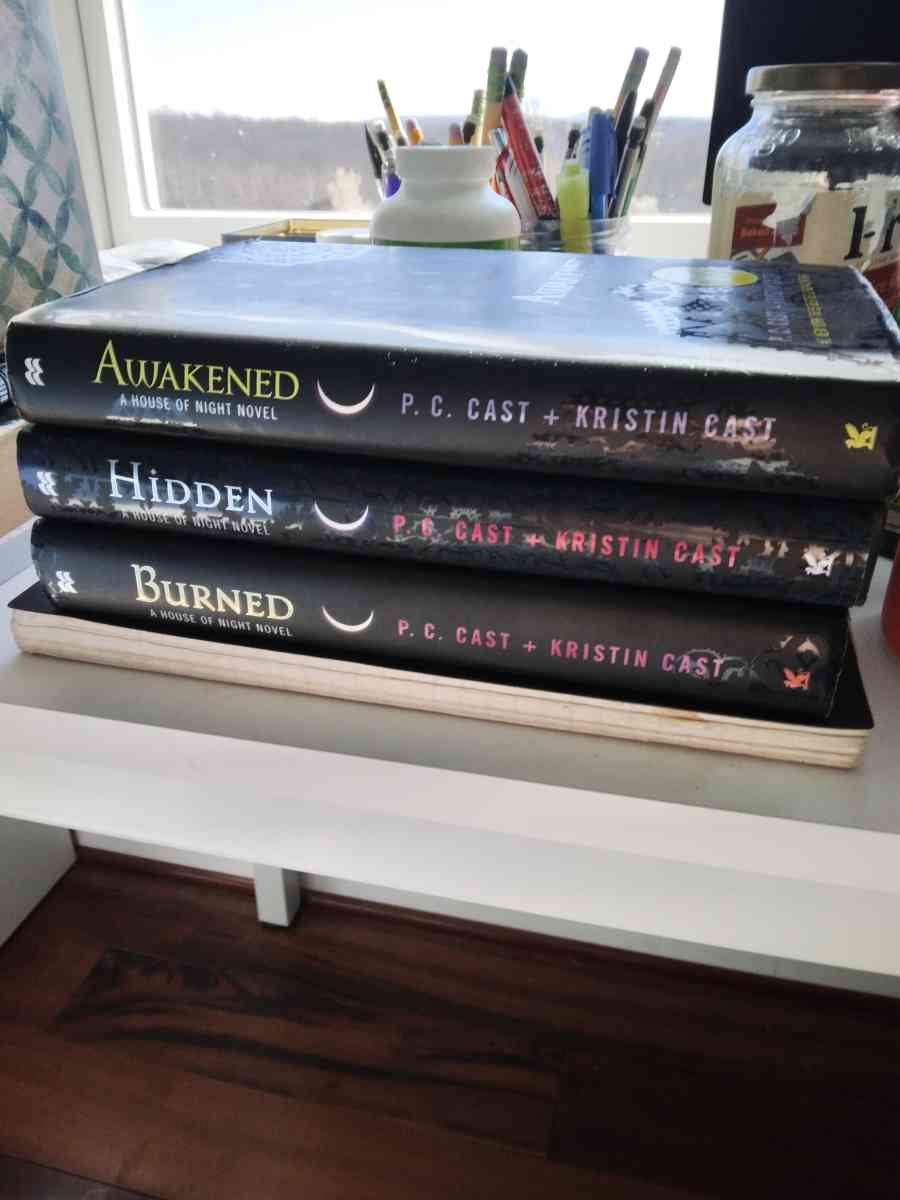 house of the night novels - Purcellville, Virginia