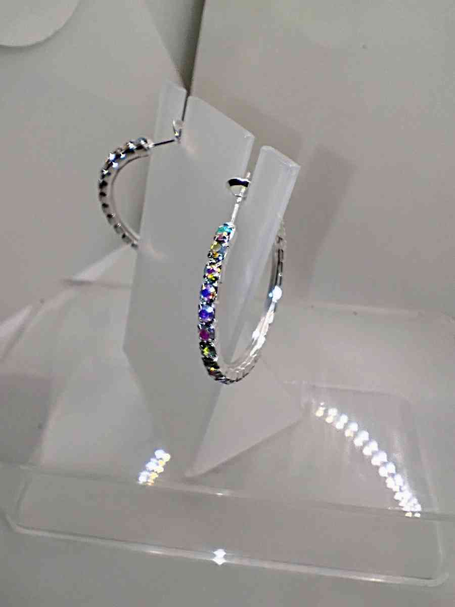 Rhinestone bracelet and earrings sey - Montclair, California - FleaMarketBay