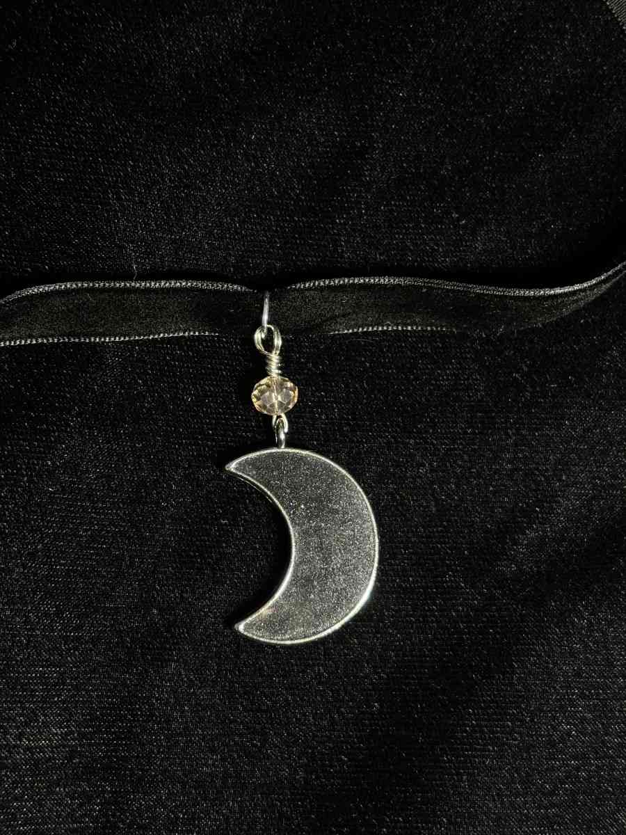 Crystal Crescent Choker - Tehachapi, California