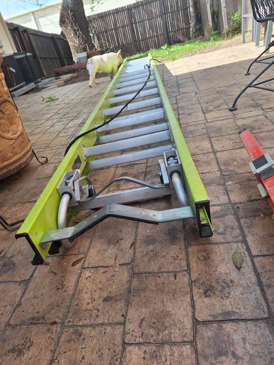 ladder 28ft good Condition New salen each  355 - Mesquite, Texas - FleaMarketBay