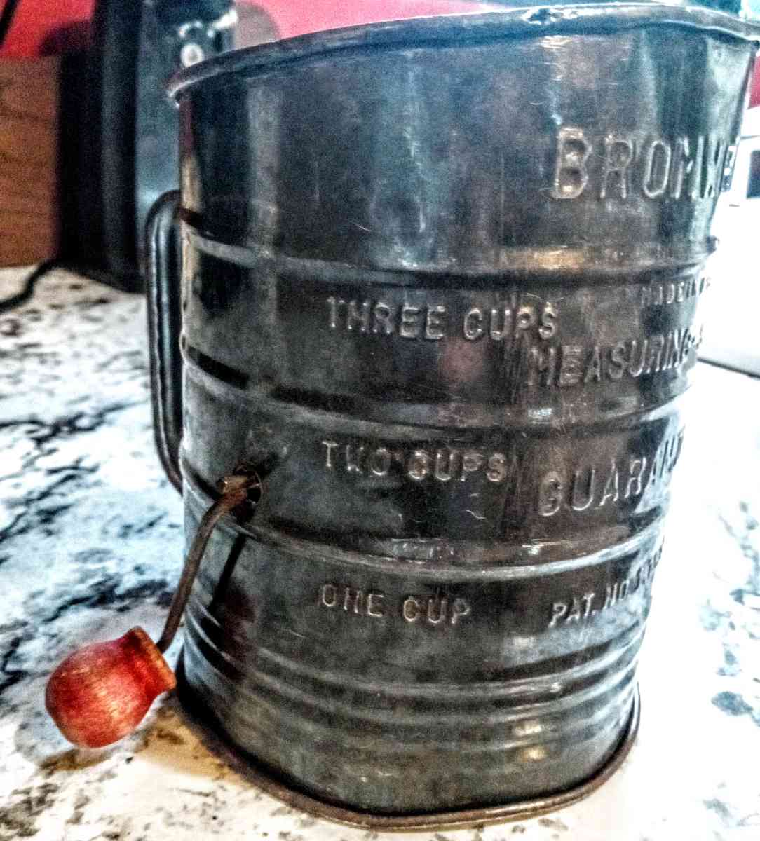Bromwells 3 cups Metal Flour Sifter - Muldrow, Oklahoma - FleaMarketBay