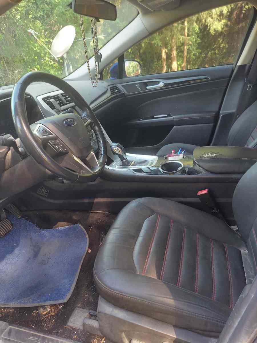 2004 tuition thirteen ford fusion - Goodrich, Texas - FleaMarketBay