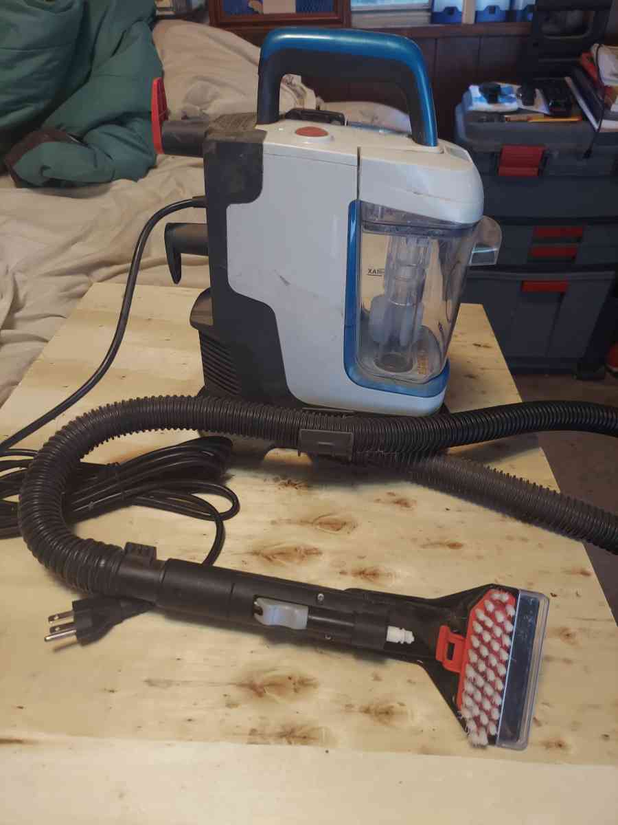 Im selling Hoover vacuum cleanerRogue cleaner Couches too - Goodrich, Texas - FleaMarketBay