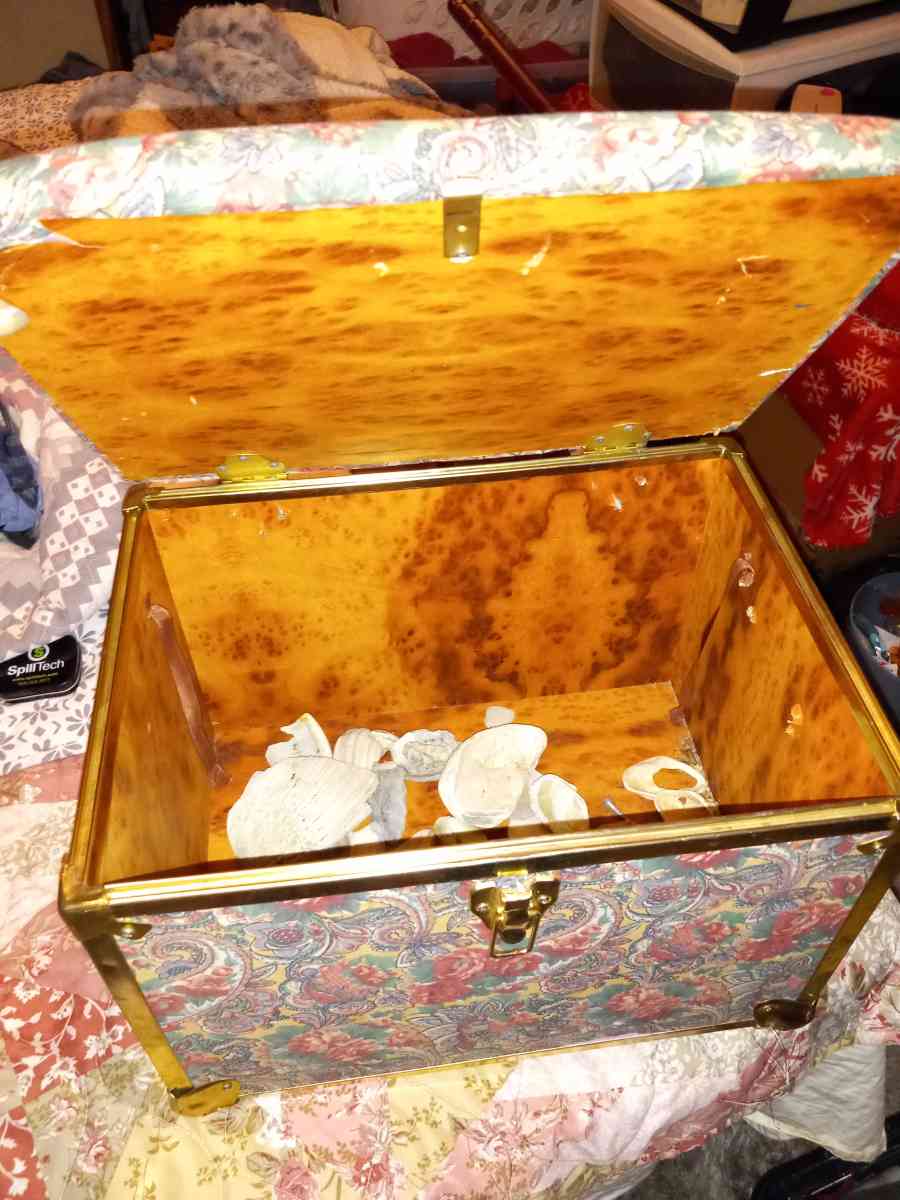 lock box its in good condition - Chuckey, Tennessee