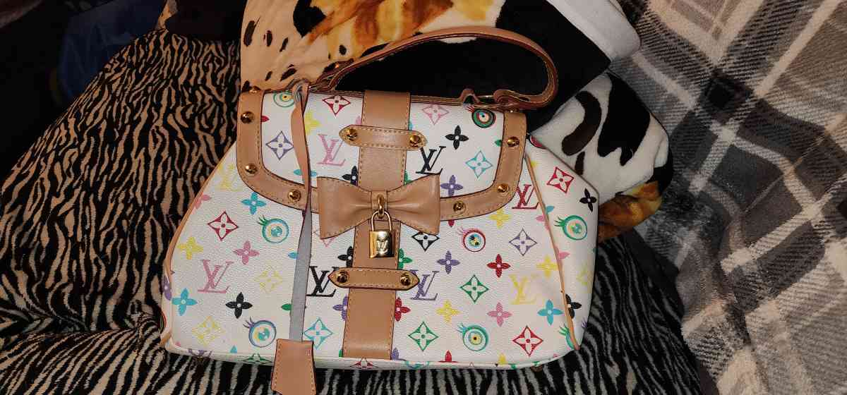 Louis Vuitton - Martinsburg, West Virginia - FleaMarketBay