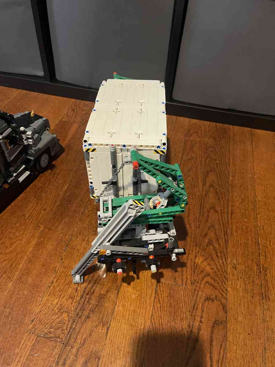 built Lego technic Mack anthem truck - Lyndhurst, New Jersey - FleaMarketBay