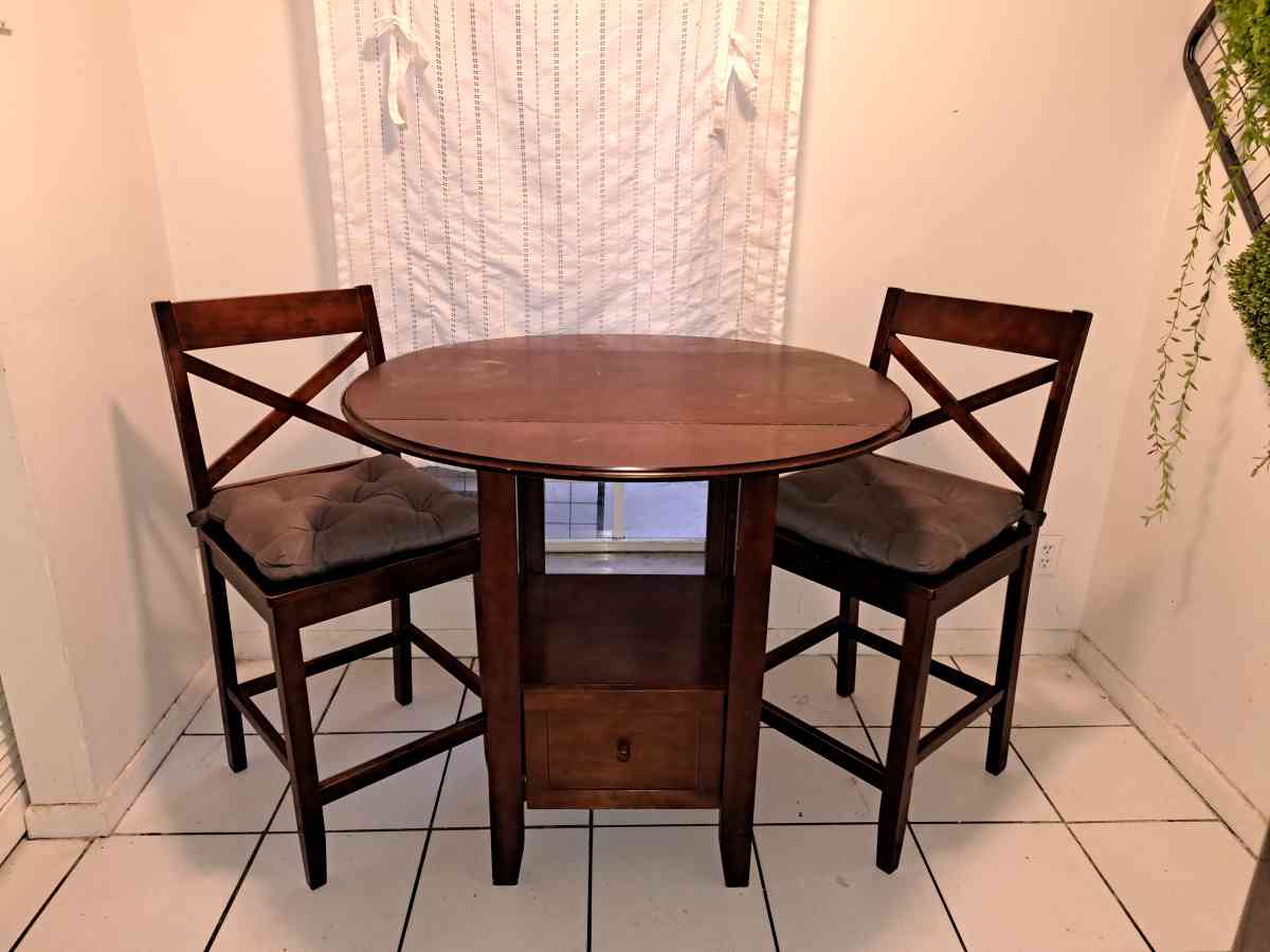 kitchen table - Fort Lauderdale, Florida - FleaMarketBay