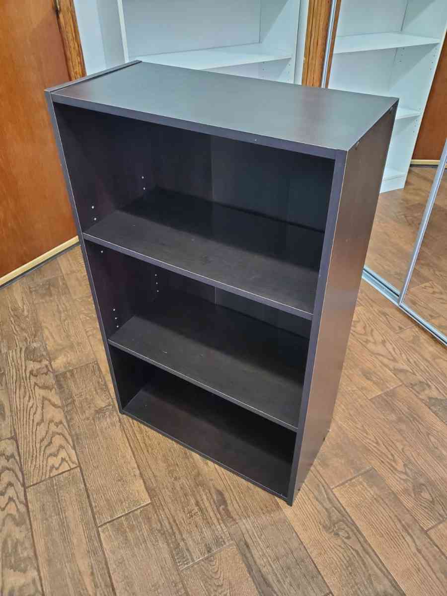 Bookcases - Youngstown, Ohio - FleaMarketBay