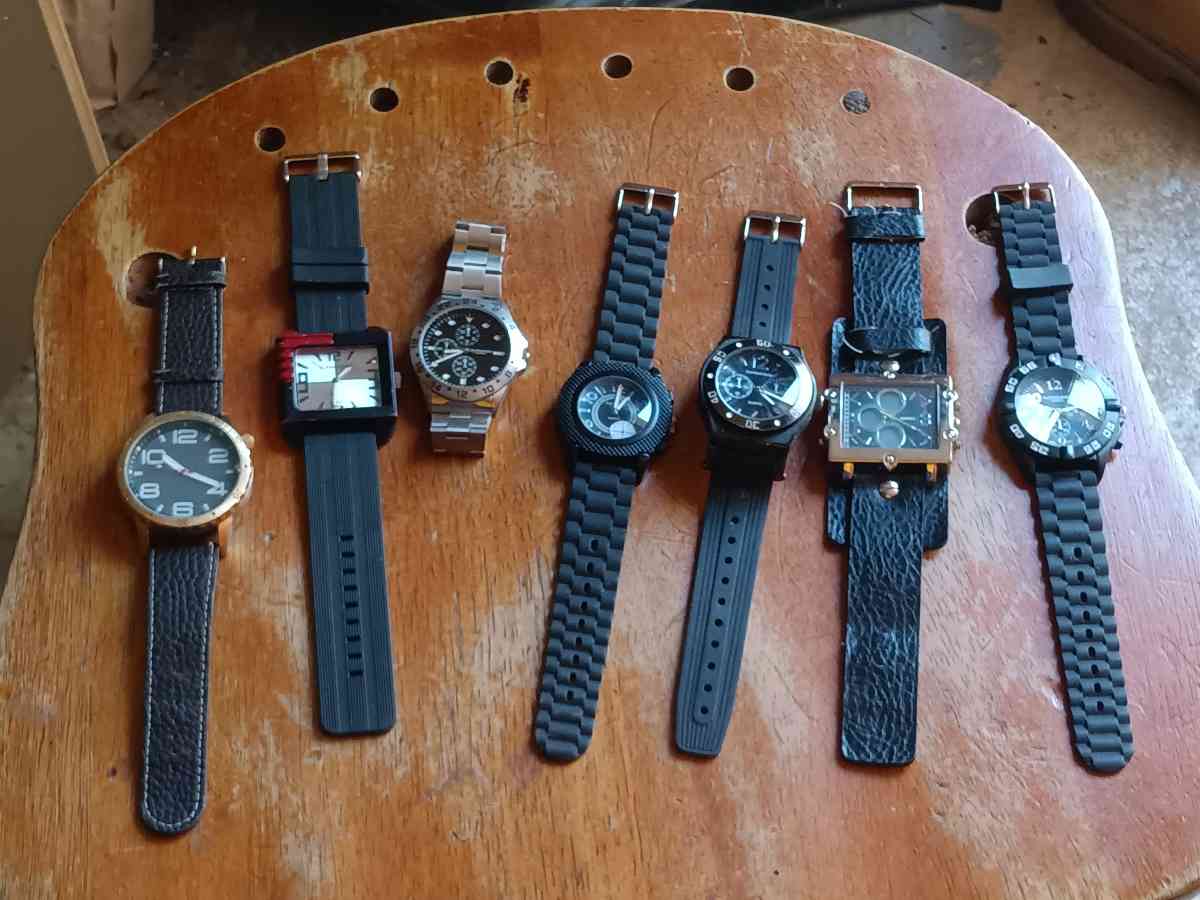 mens timepieces for every day of the week only 5 for all - Winston Salem, North Carolina - FleaMarketBay