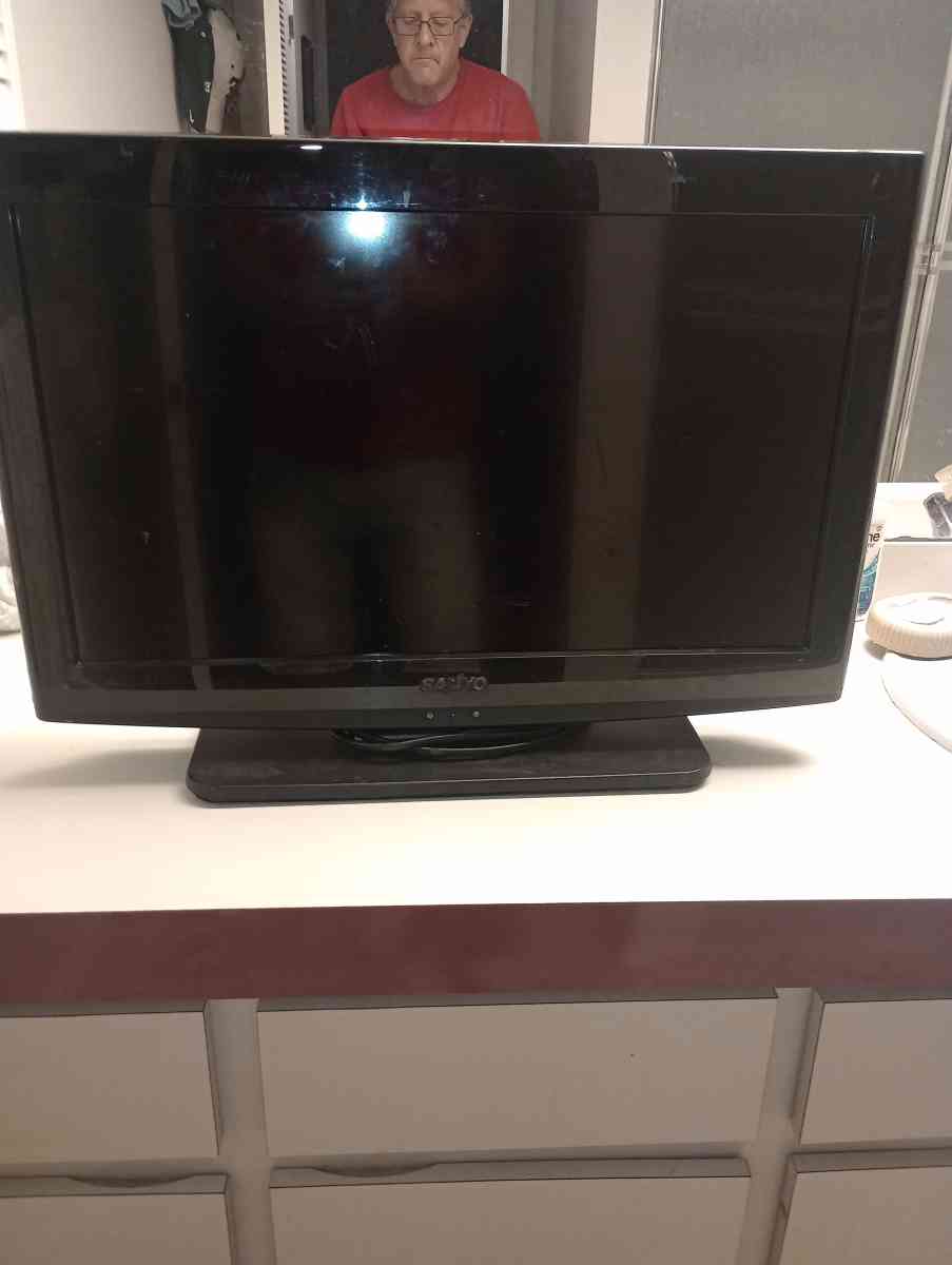 sANYO TV 32 INCH