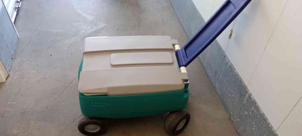 the 5 ice cooler from mini to familiary - Belmont, California - FleaMarketBay