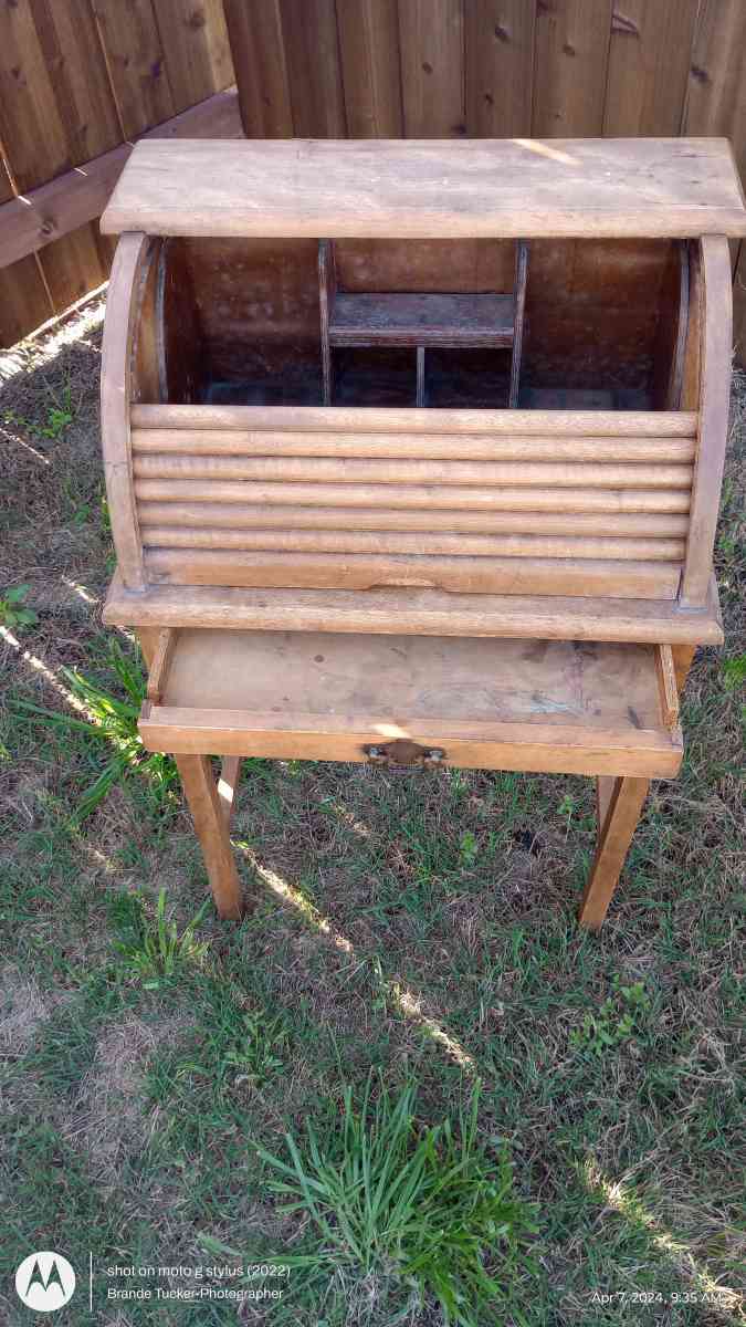 Antique roll up door childs school desk - Greenville, Texas - FleaMarketBay