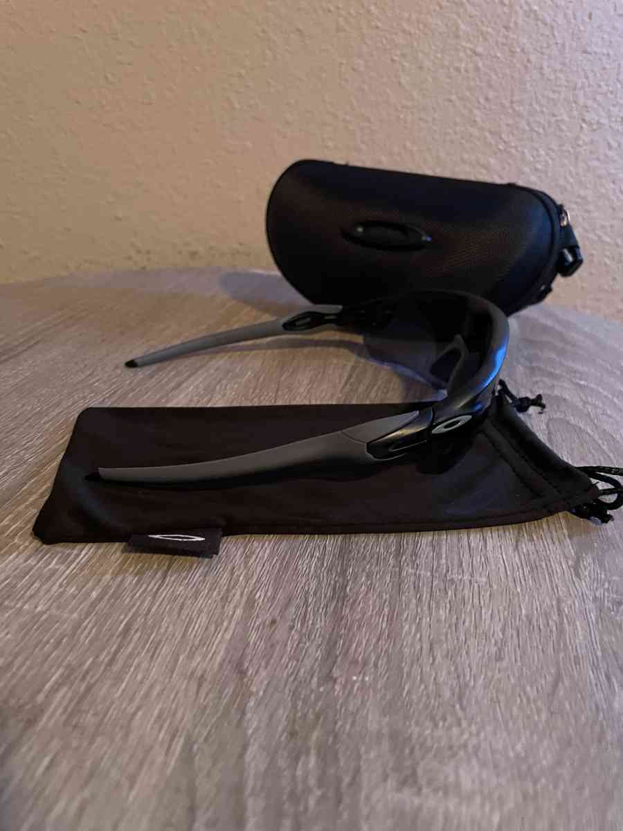 Oakley Ev Path - San Antonio, Texas - FleaMarketBay