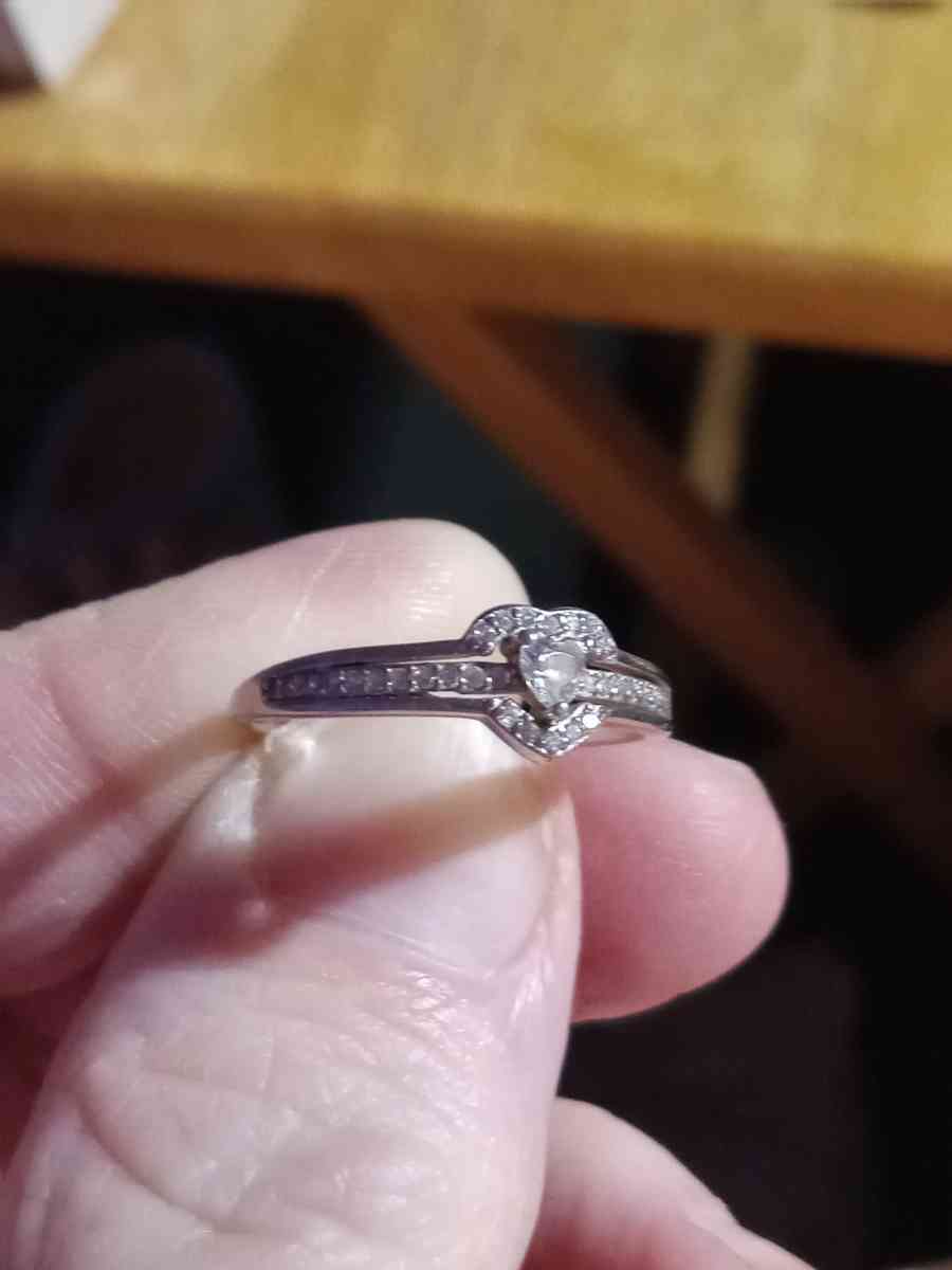 2 sterling silver rings - Gonzales, Louisiana - FleaMarketBay