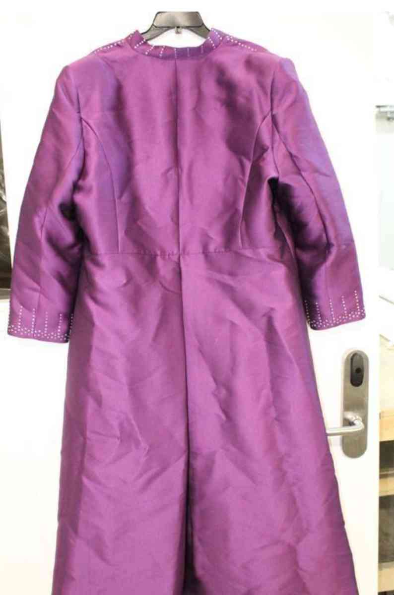Terramina Collection New York Robe Size 24 - Chicago Heights, Illinois - FleaMarketBay