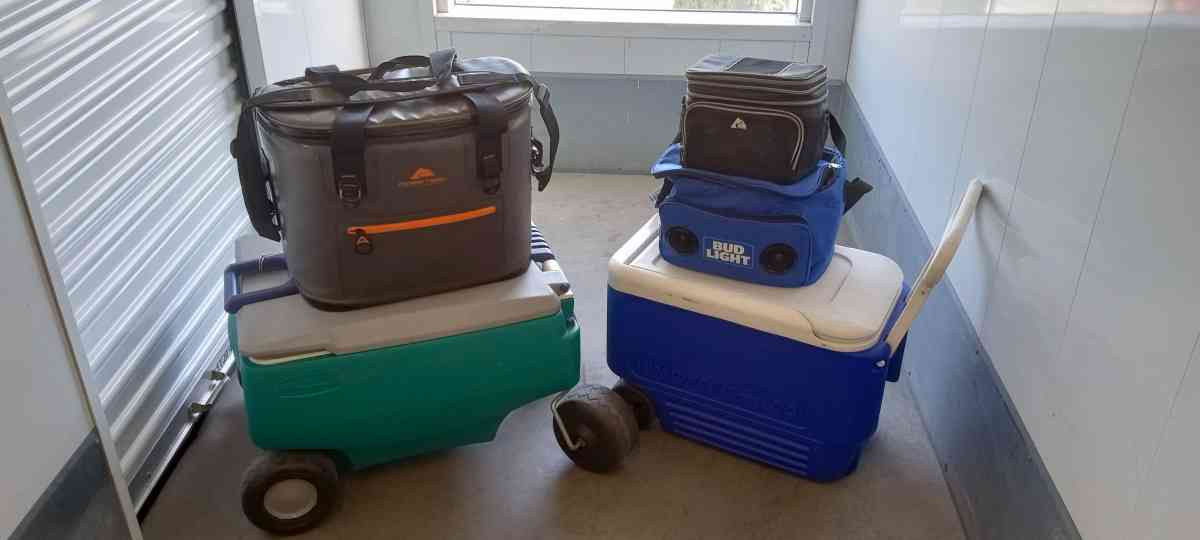 the 5 ice cooler from mini to familiary - Belmont, California - FleaMarketBay