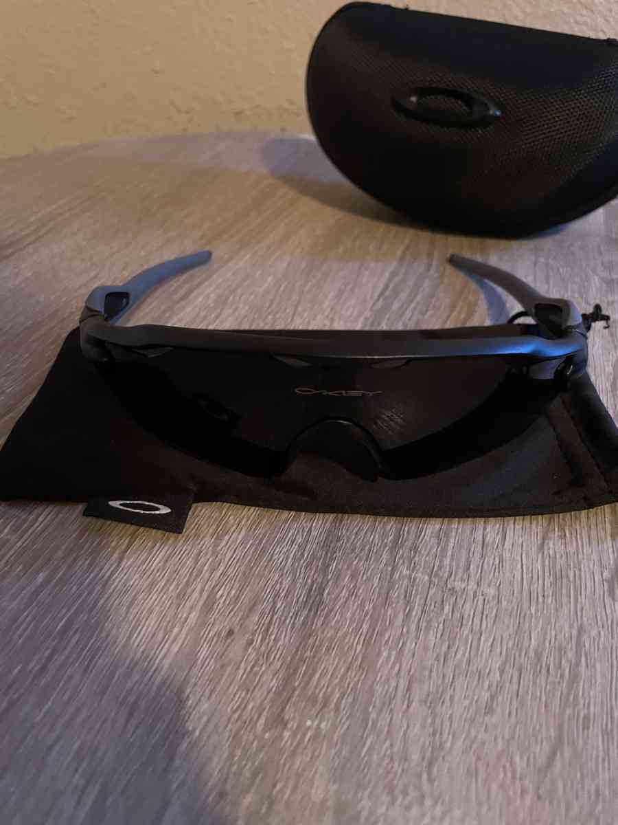Oakley Ev Path - San Antonio, Texas - FleaMarketBay