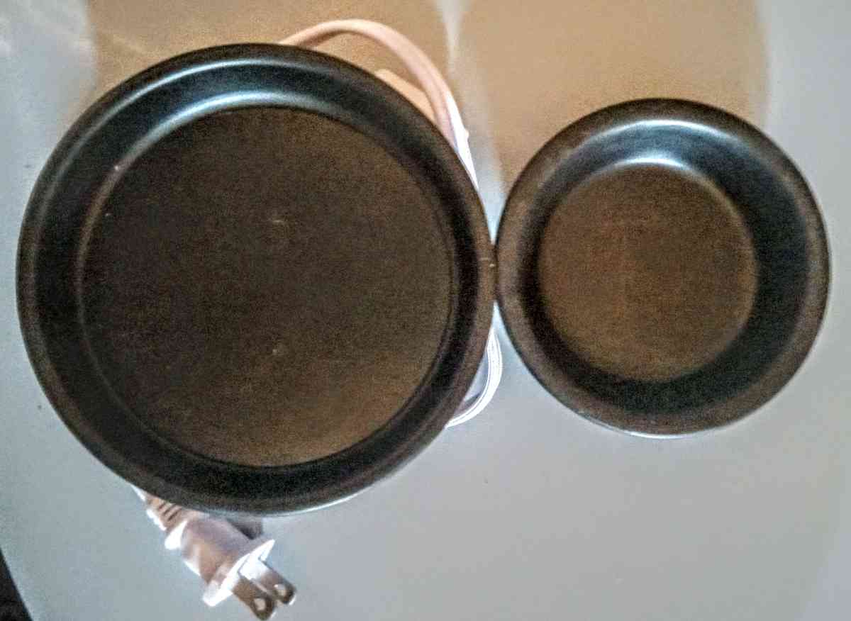 Black Wax Warmer with White Plug - Muldrow, Oklahoma - FleaMarketBay