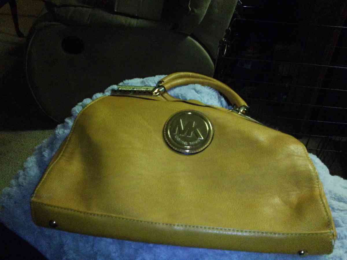 3 Michael kors purses - Spartanburg, South Carolina - FleaMarketBay