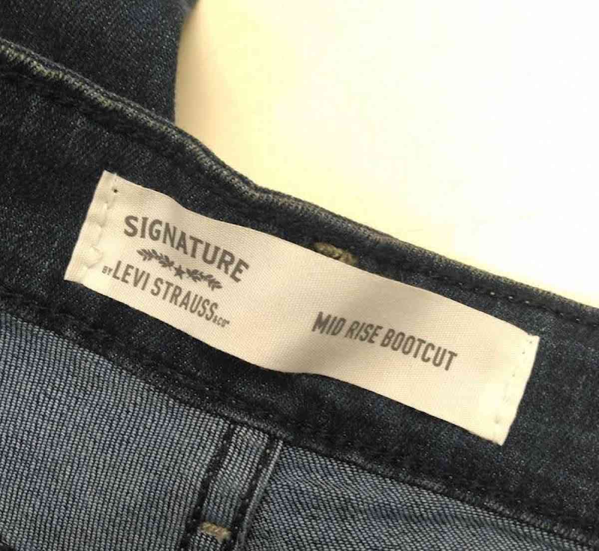 Levis Size 29 x 32 Mid Rise Bootcut Jeans NWT - Chicago Heights, Illinois - FleaMarketBay