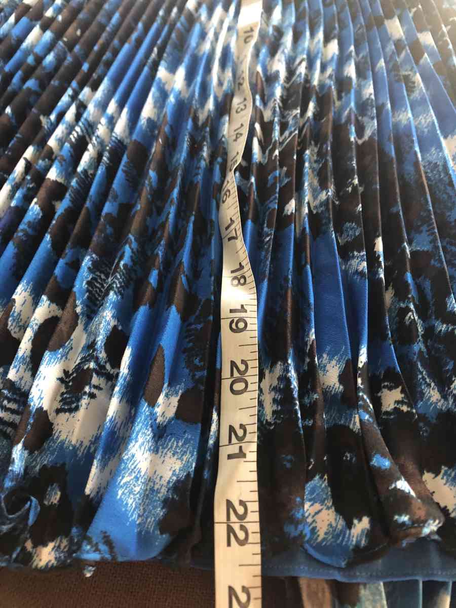 Womans skirt size 12 Ann Taylor - Bolingbrook, Illinois - FleaMarketBay