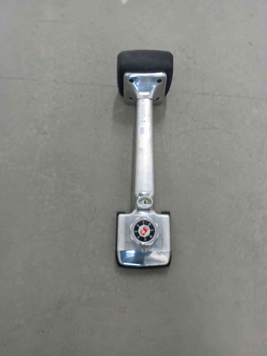 the 10  412 knees kicker ROBERTS for installation of carpet - Belmont, California - FleaMarketBay