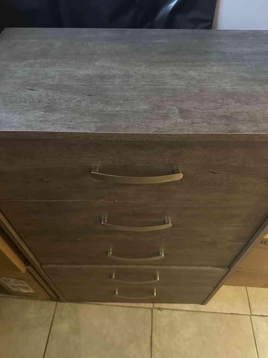 arkoe 5 dresser draw - Brooklyn, New York - FleaMarketBay