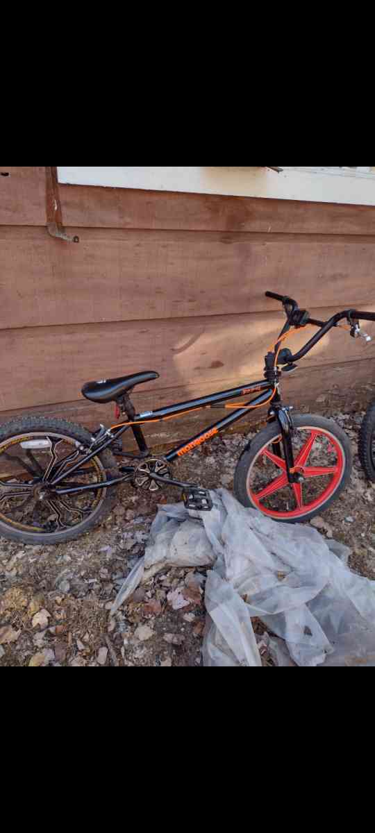 mongoose bike that been used - Suring, Wisconsin