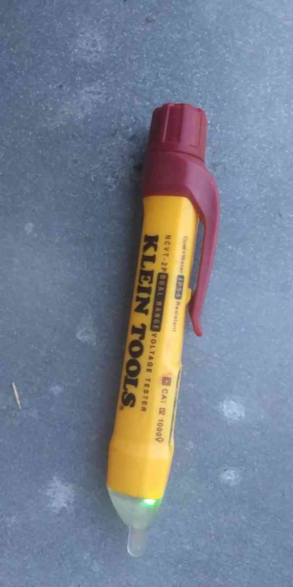 Klein Tools Dual Range Voltage Tester - Dallas, Texas - FleaMarketBay