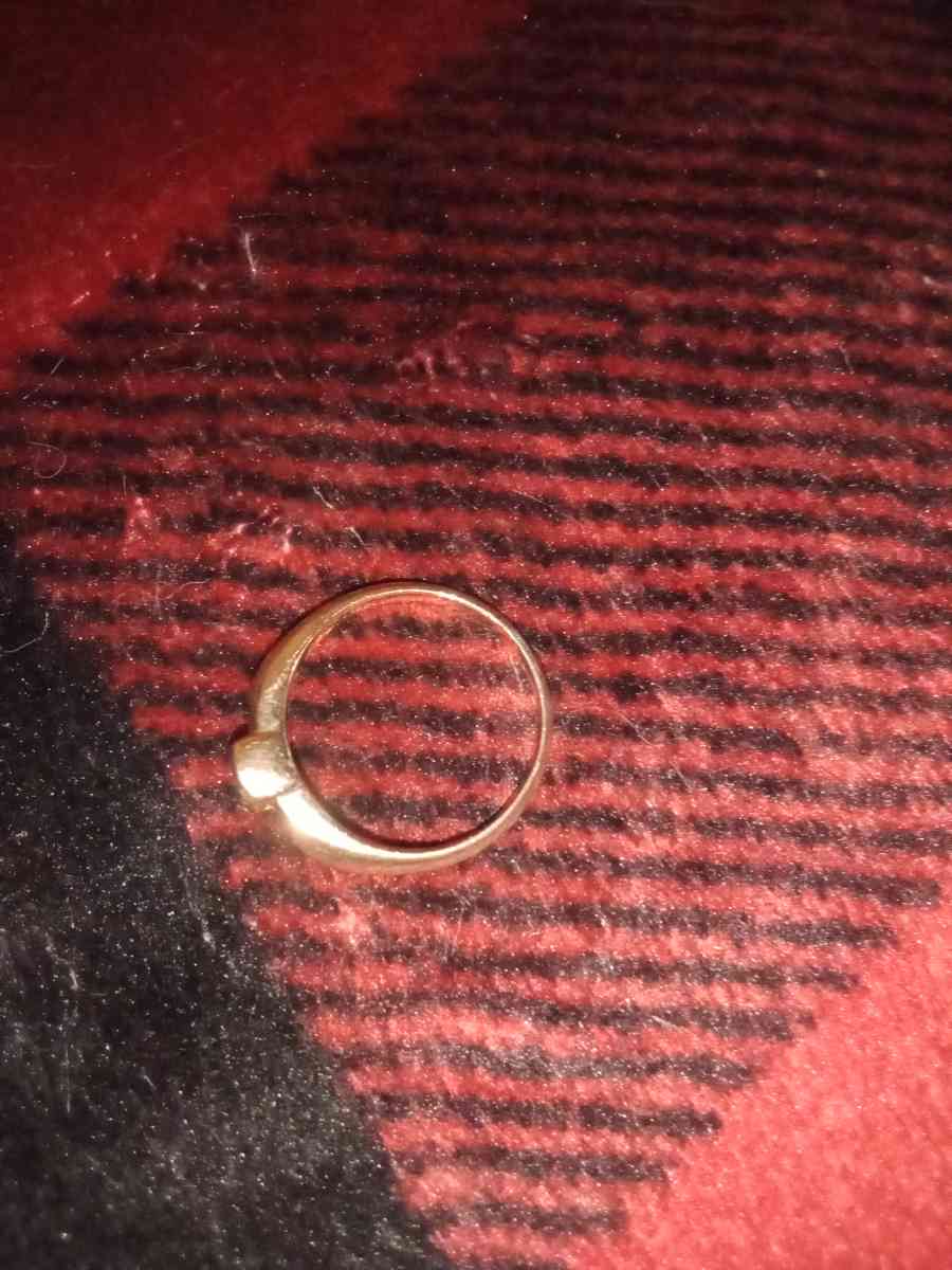 14 k gold topaz ring with fire blue gemstone - Bristol, Indiana