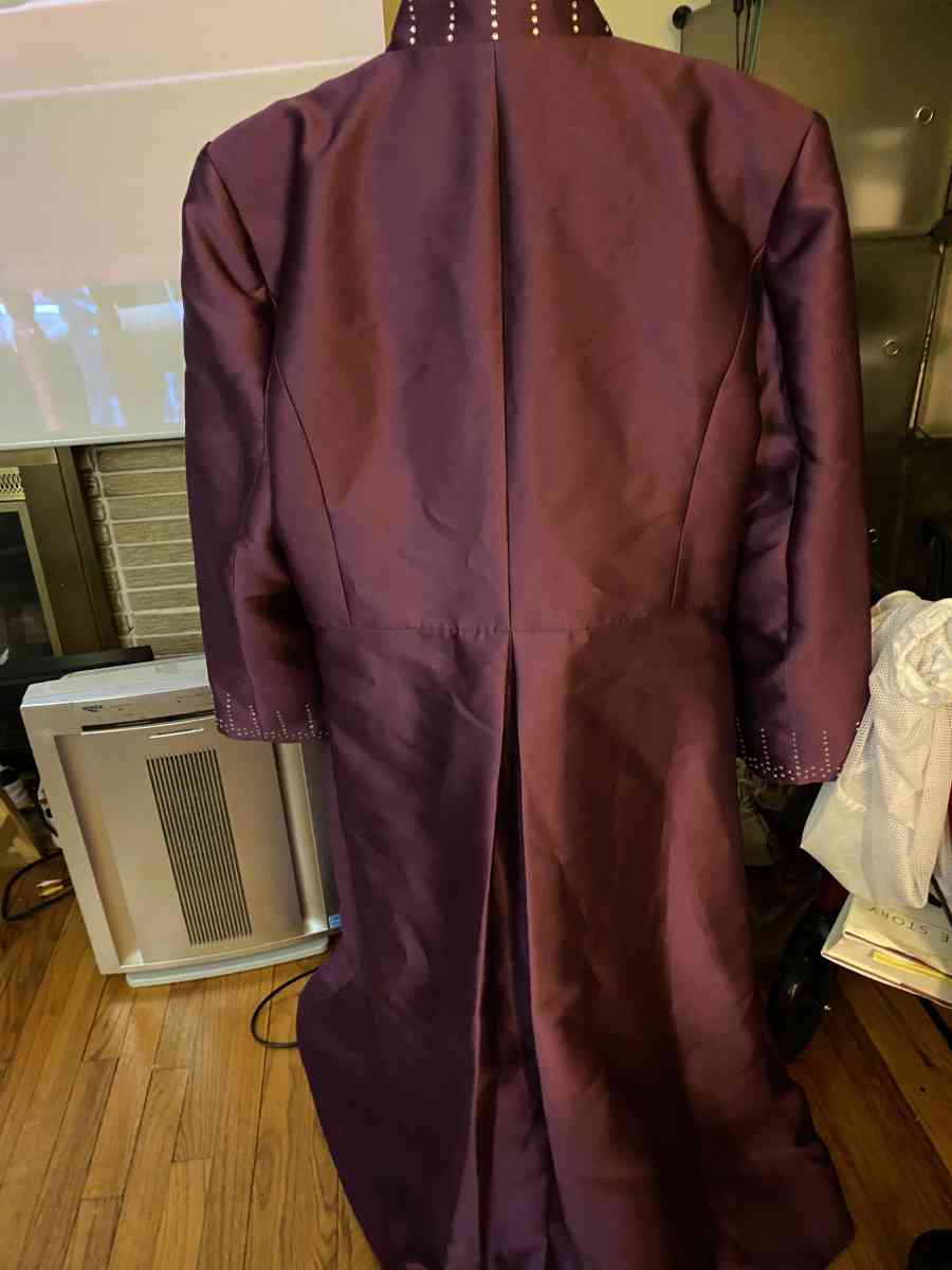 Terramina Collection New York Robe Size 24 - Chicago Heights, Illinois - FleaMarketBay