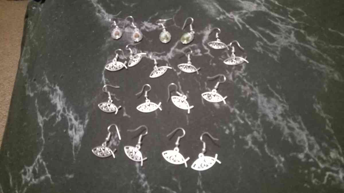Religious Earrings - Cuyahoga Falls, Ohio - FleaMarketBay
